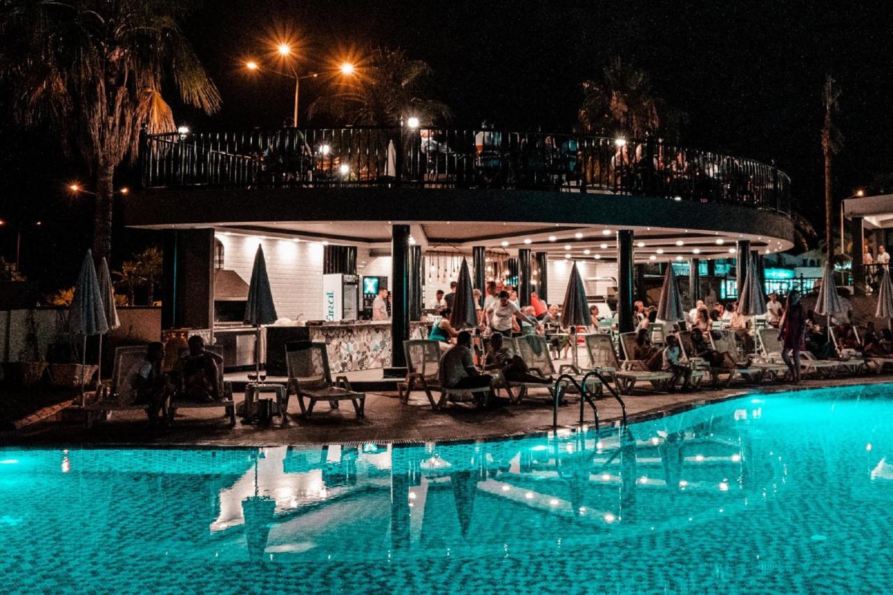 Istanbul Beach Hotel ケメル エクステリア 写真